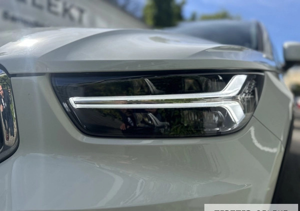 Volvo XC 40 cena 134900 przebieg: 66884, rok produkcji 2019 z Poznań małe 562